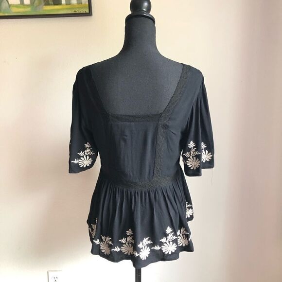 Embroidered Black Blouse - Picture 4 of 12